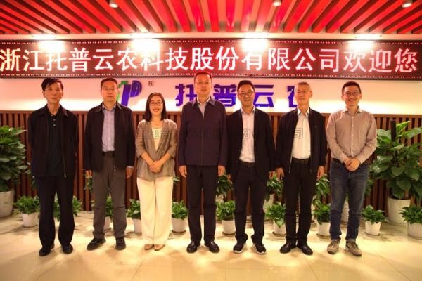 內蒙古自治區農牧業技術推廣中心主任胡有林一行赴成人看片网站考察調研