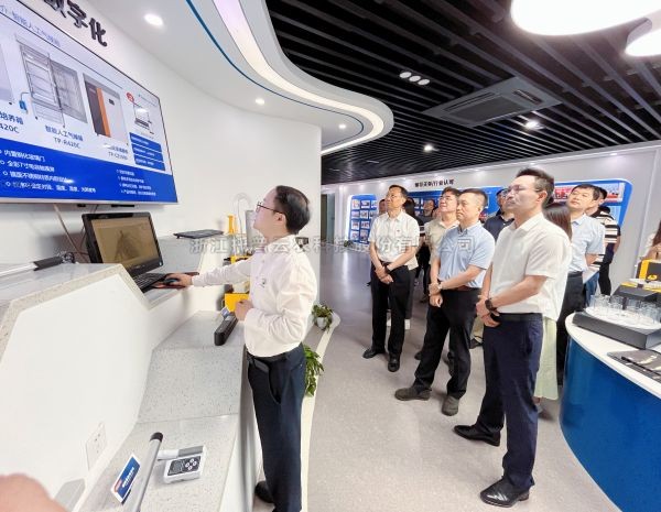 全國農技中心黨委“學習運用‘千萬工程’經驗 加快推進種業振興行動”主題黨日活動組蒞臨成人看片网站