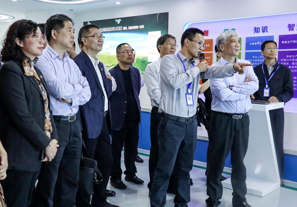 全國人大常委會副委員長丁仲禮蒞臨成人看片网站考察調研