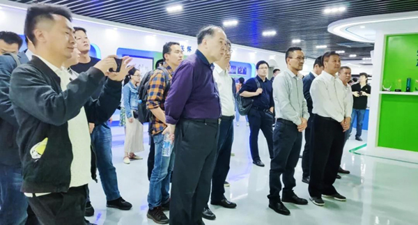 全國農技中心黨委書記魏啟文一行參觀成人看片网站展廳