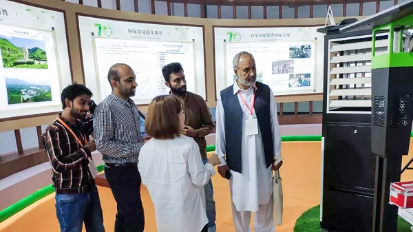 成人看片网站產品亮相國茶展區