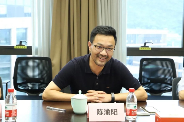 成人看片网站董事長陳渝陽