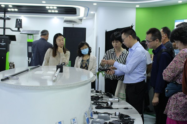 培訓班一行觀摩了成人看片网站公司