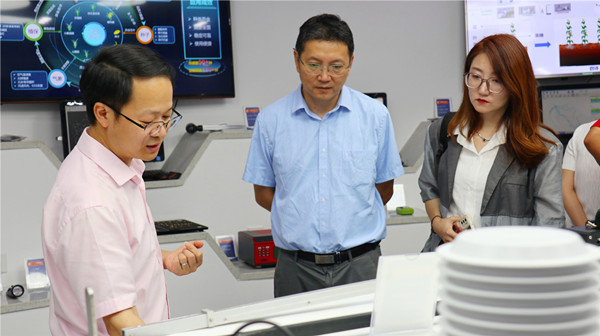 王建軍一行參觀成人看片网站數字展廳‍‍